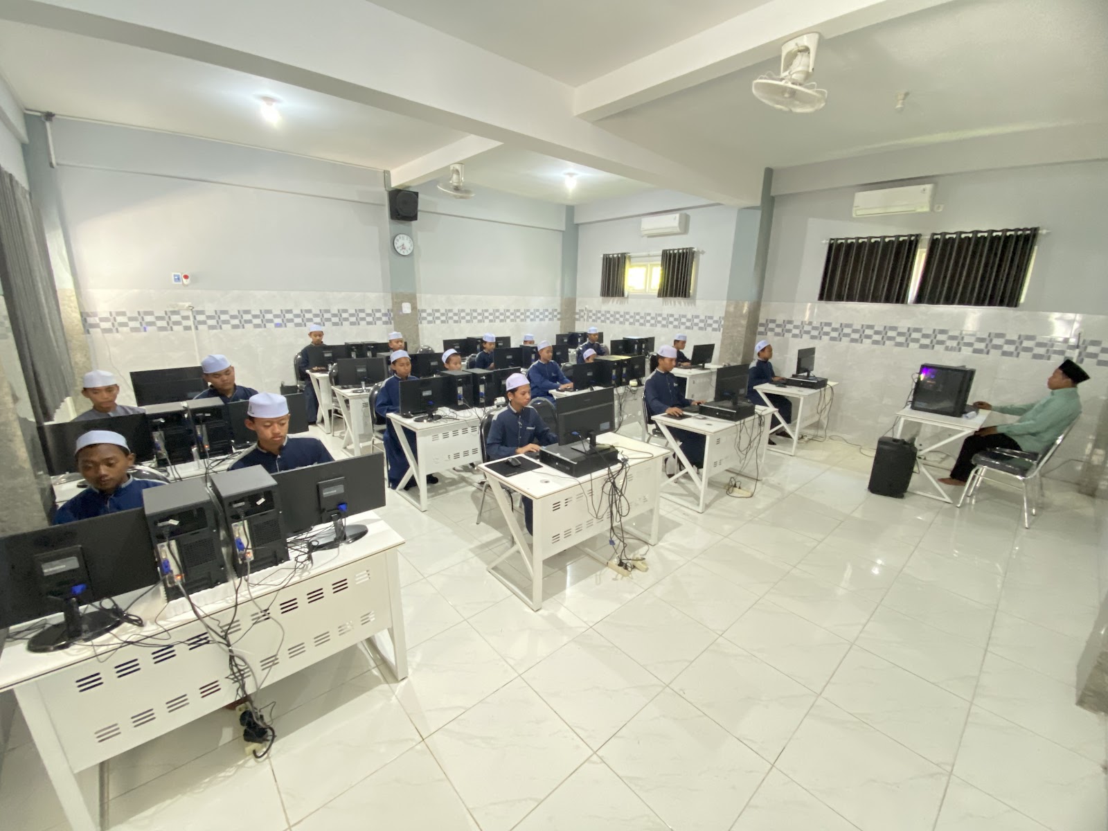 Laboratorium Komputer & CBT